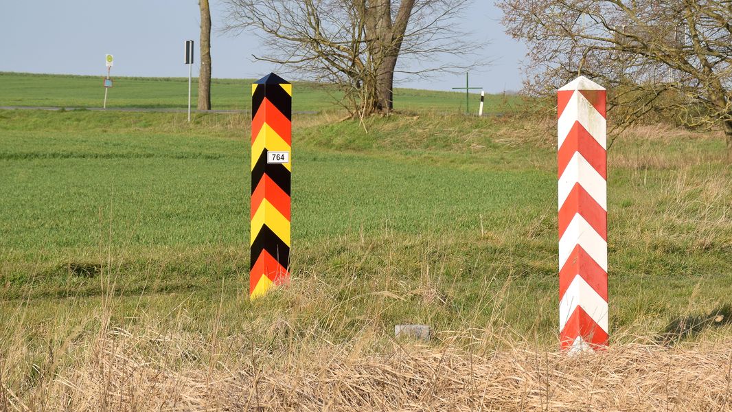 Grenzpfosten zwischen Polen und Deutschland